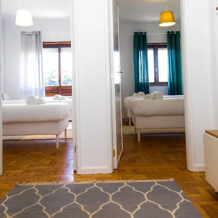 Liiiving In | Downtown Delight Apartment *