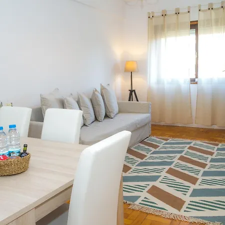 Liiiving In | Downtown Delight Apartment Porto