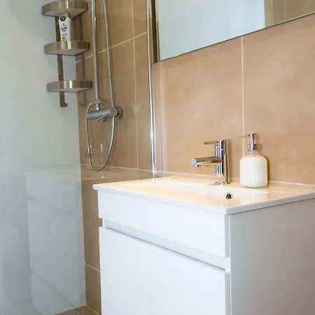 Liiiving In | Downtown Delight Apartment